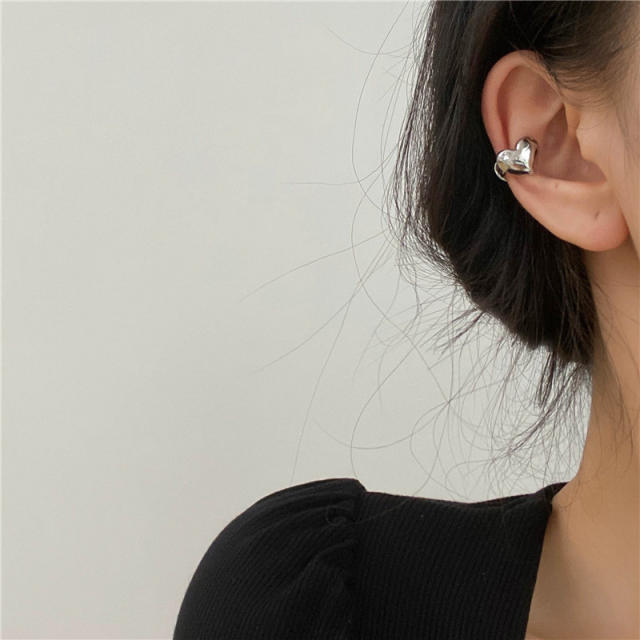 Diamond  heart-shaped ear cuff