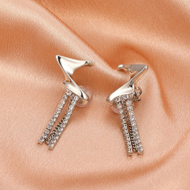 Diamond tassel ear cuff