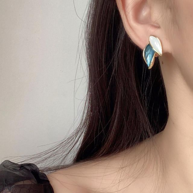 Color leaf chic clip on earrings