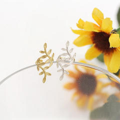 Leaf ear cuff