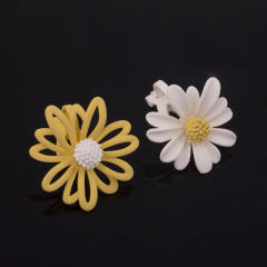 Daisy flower asymmetric clip on earrings