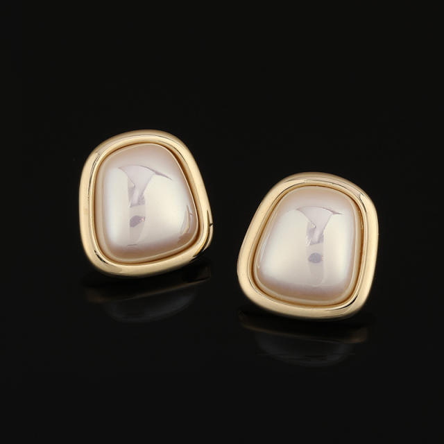 Geometric pearl clip on earrings