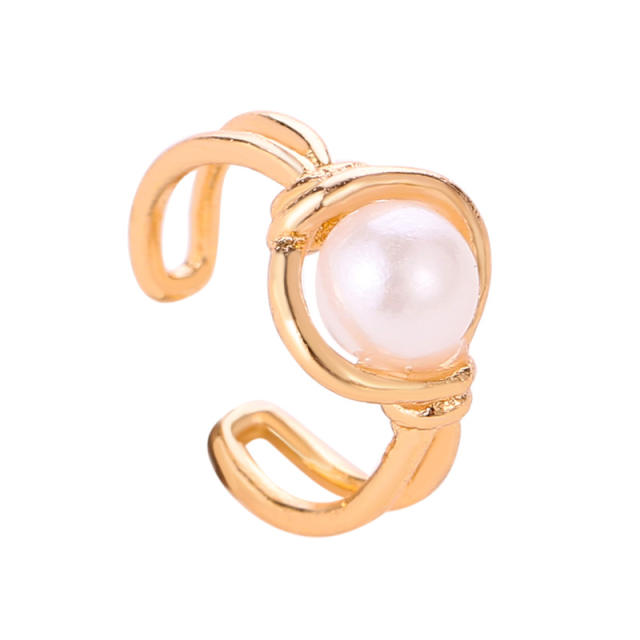 Knot pearl ear cuff