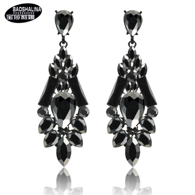 Luxury black color dangle earrings for women