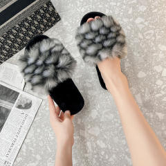 Color polka dots fluffy slippers