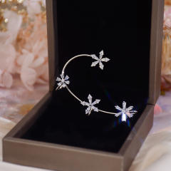 Tiktok hot sale cubic zircon flower ear wrap
