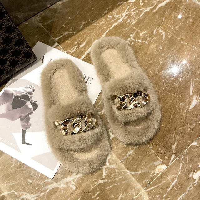 Metal chain fluffy slippers