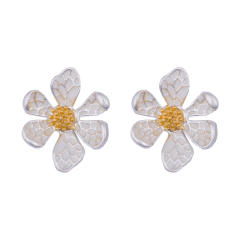 Daisy flower clip on earrings