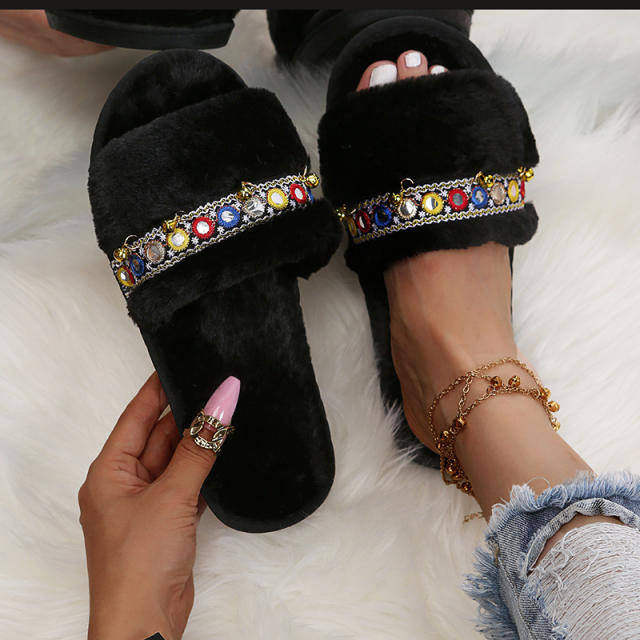 Fluffy flat slippers