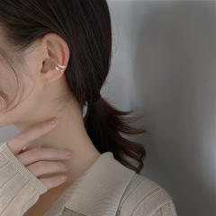 Cubic zirconia C- shaped diamond ear cuff