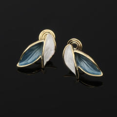 Color leaf chic clip on earrings