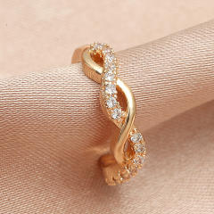 Twiste diamond ear cuff