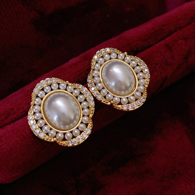 Vintage pearl ear studs earrings