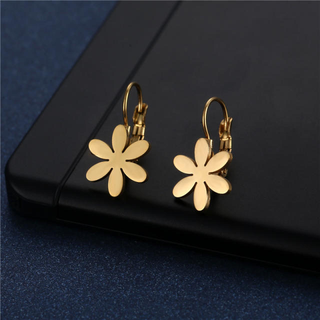 Cute  heart snowflower stainless steel earrings
