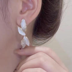 Tiktok same design hot sale leaf earrings