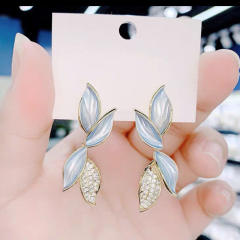 Tiktok same design hot sale leaf earrings