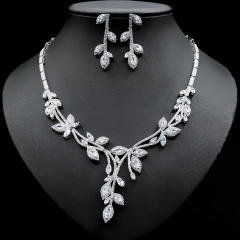 Elegant pave setting rhinestone leaf diamond necklace set