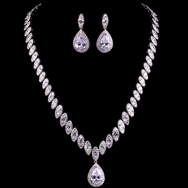 Delicate color cubic zircon drop diamond necklace set