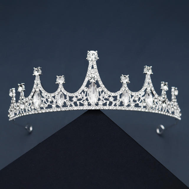 Baroque diamond crown