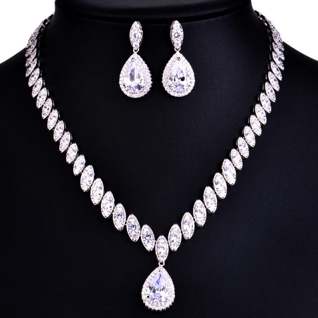 Delicate color cubic zircon drop diamond necklace set
