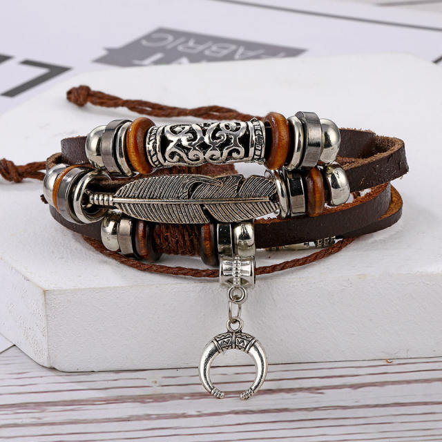 Vintage wing symbol PU leather bracelet for men