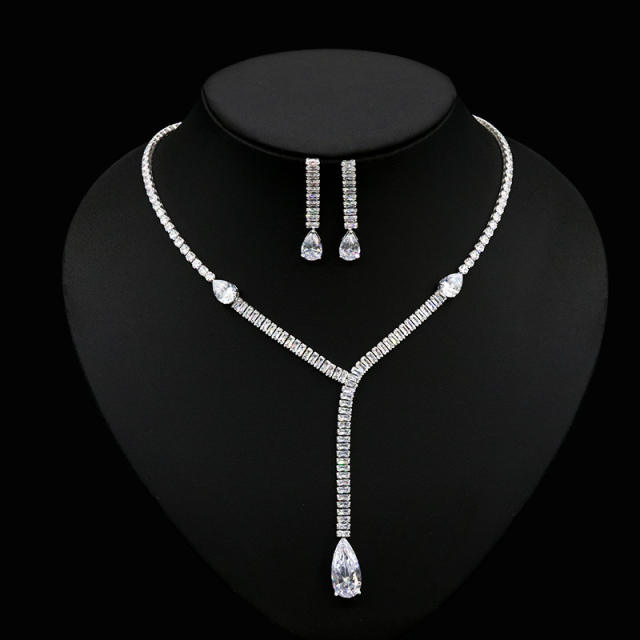 Delicate colorful cubic zircon diamond necklace set
