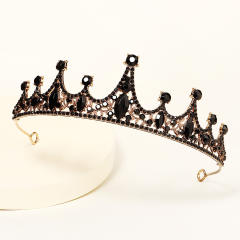Baroque diamond crown