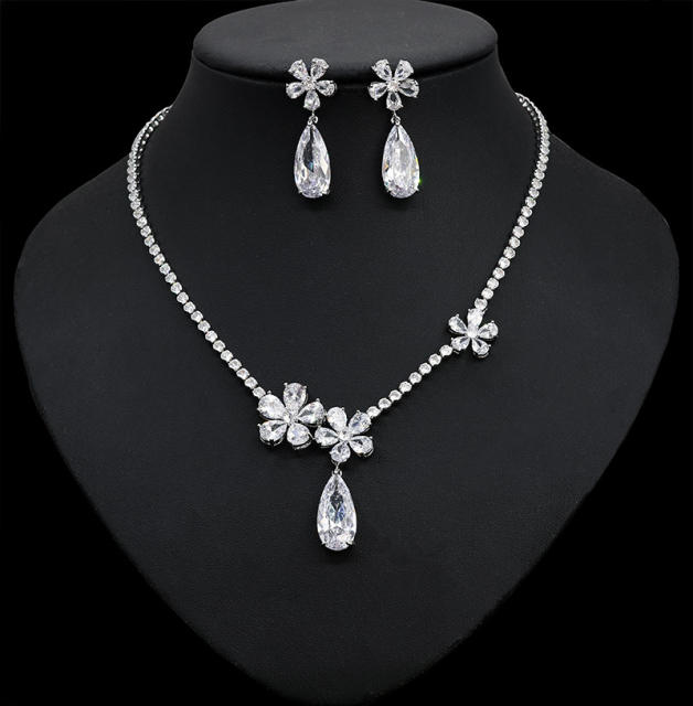 Luxury diamond drop flower diamond necklace set