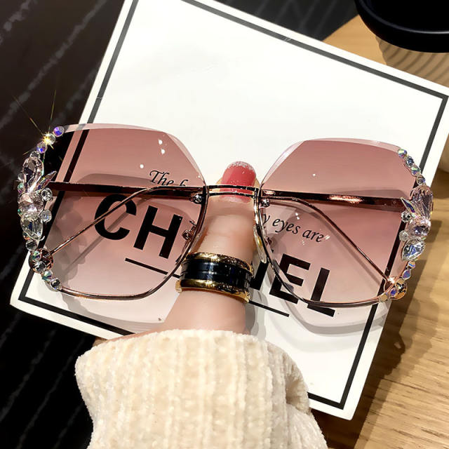 Luxury diamond rimless sunglasses