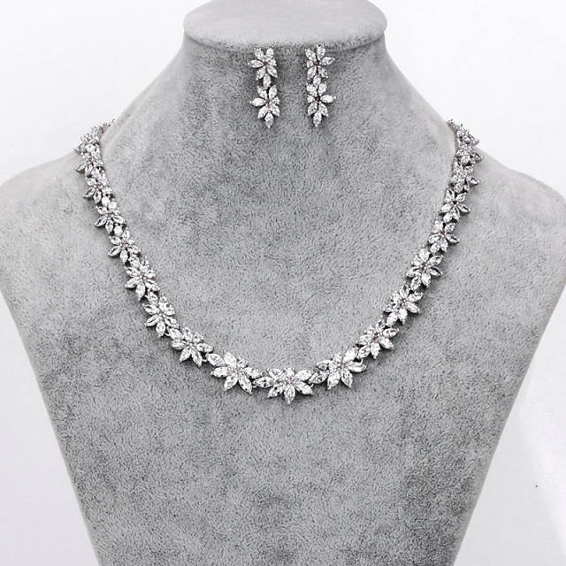 Luxury diamond necklace set for women