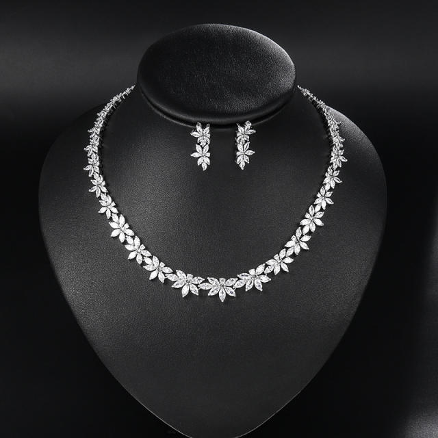 Luxury diamond necklace set for women