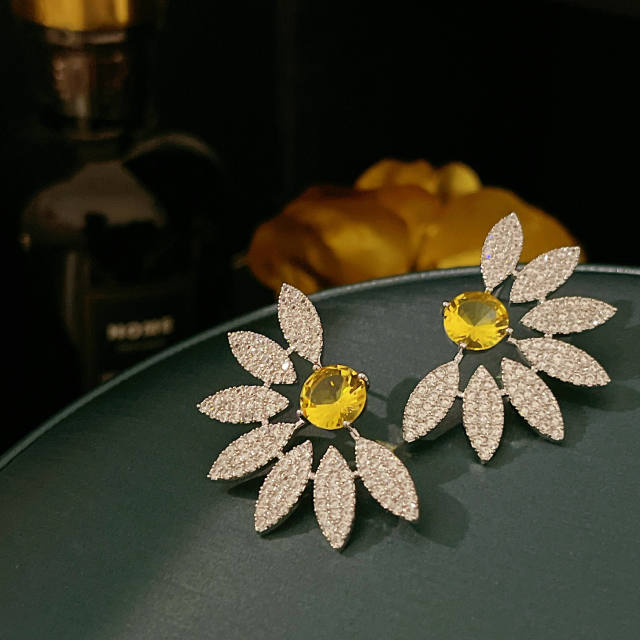 Luxury pave setting diamond sunflower studs earrings
