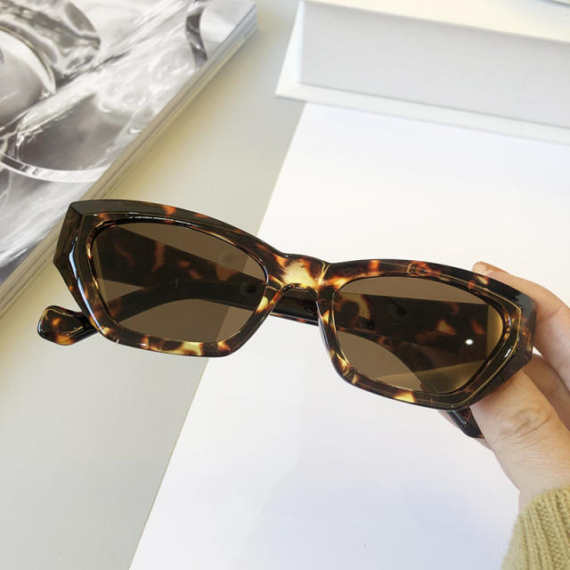 Unique cat eye shape sunglasses