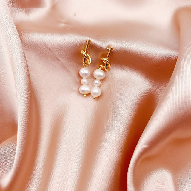 Baroque pearl earrings
