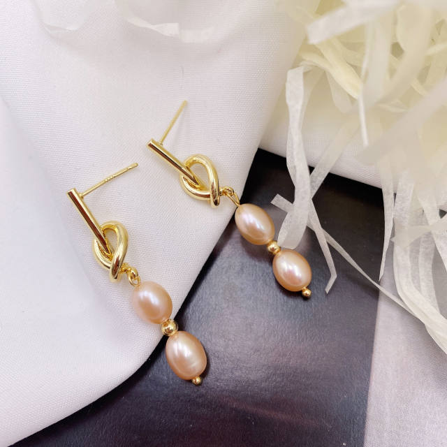 Baroque pearl earrings