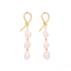 Baroque pearl earrings