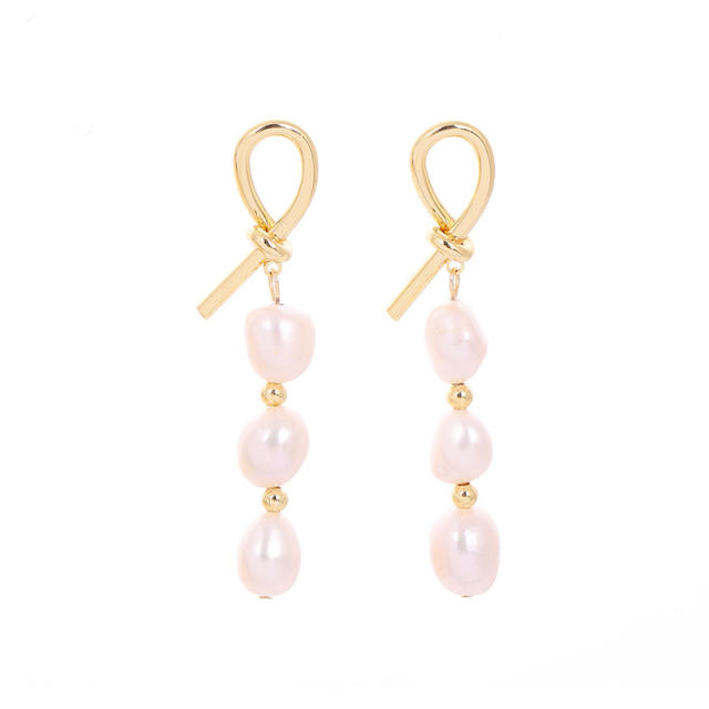 Baroque pearl earrings
