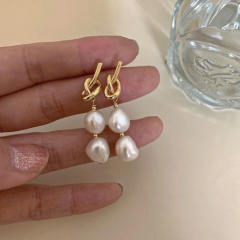 Baroque pearl earrings