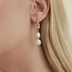 Baroque pearl earrings
