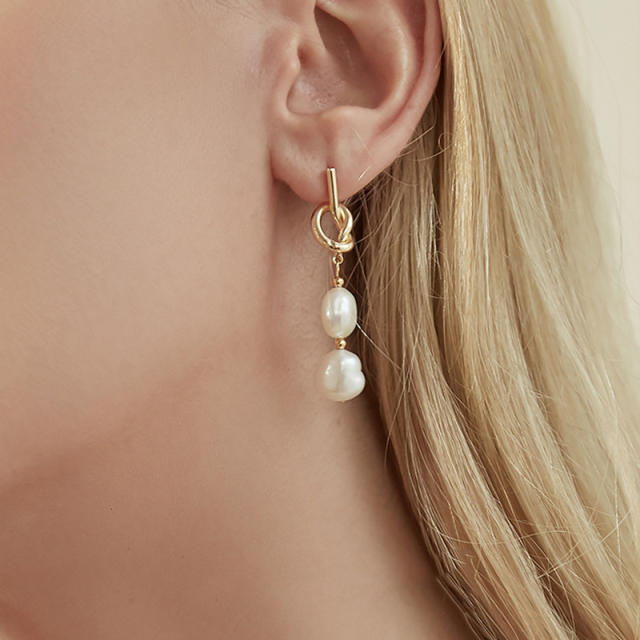 Baroque pearl earrings