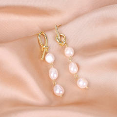 Baroque pearl earrings