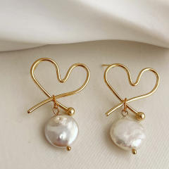Baroque pearl metal heart hollow earrings