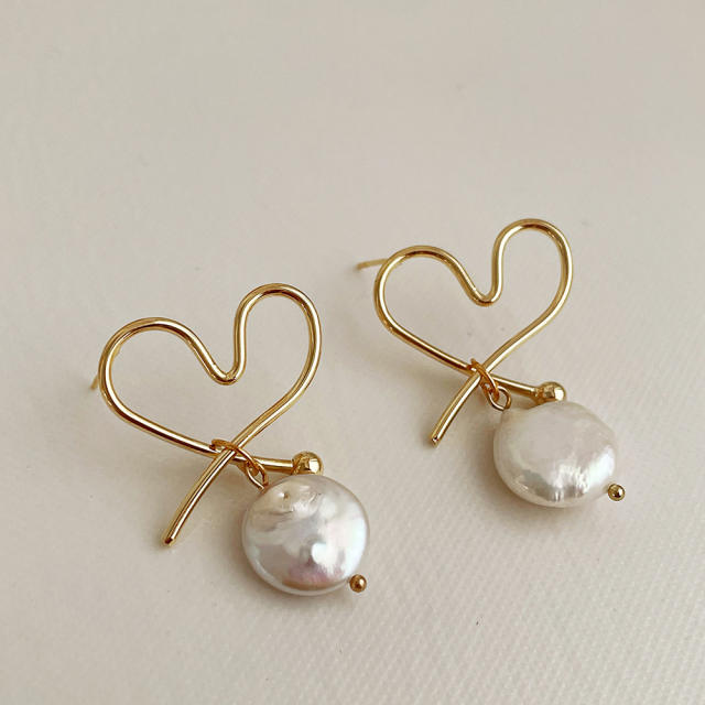 Baroque pearl metal heart hollow earrings