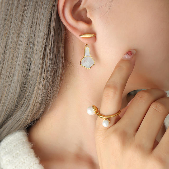 National trend white shell stainless steel earrings