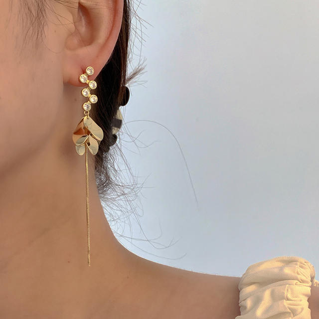 Vintage metal flower long tassel women earrings