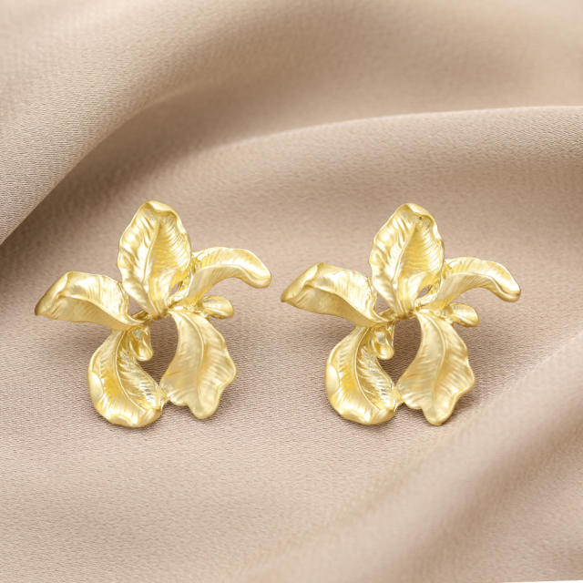 Concise metal feeling gold color geometric studs earrings