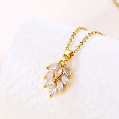 Fashionable diamond leaf pendant necklace