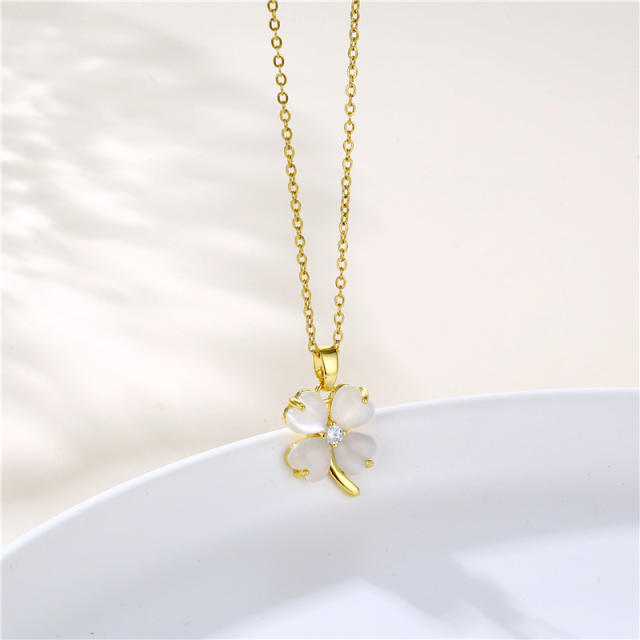 White color opal stone clover pendant necklace