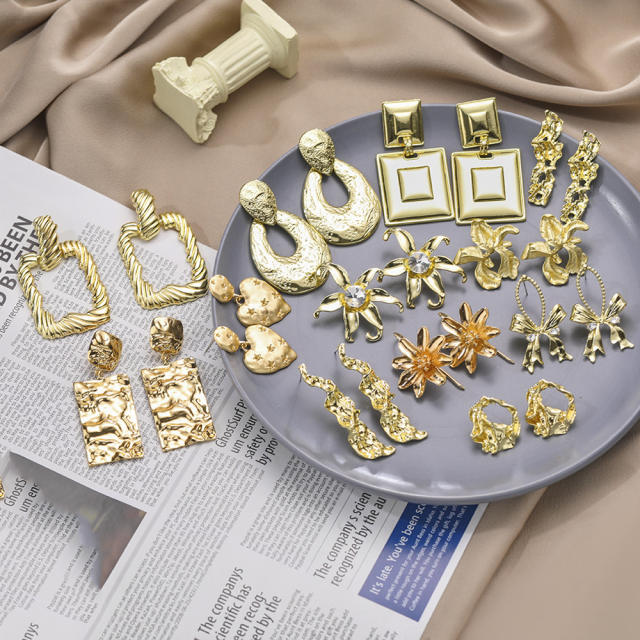Concise metal feeling gold color geometric studs earrings