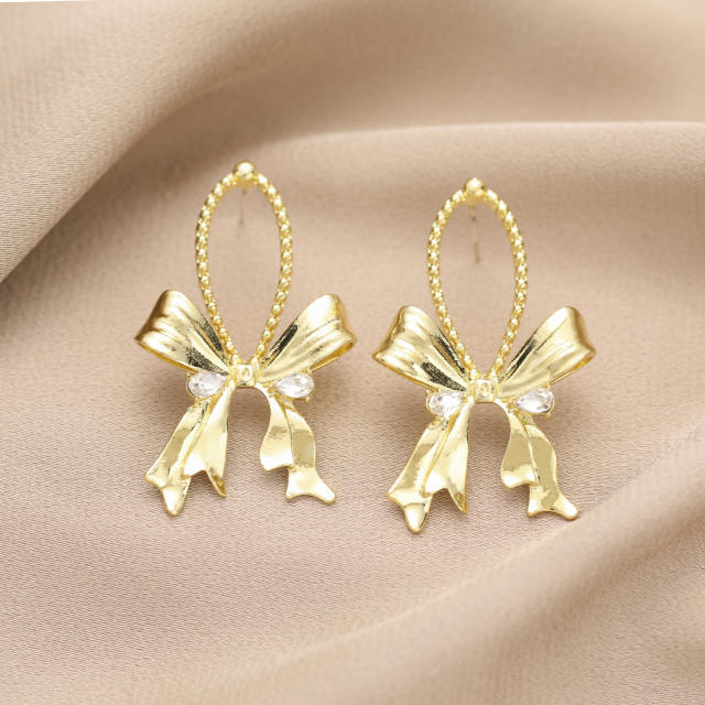 Concise metal feeling gold color geometric studs earrings